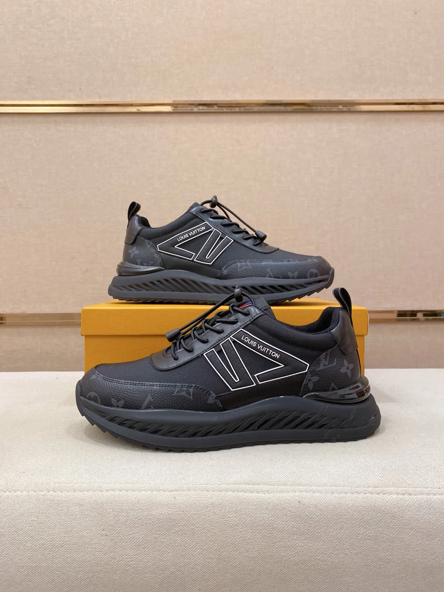 Factory price: 462💰🎉🎉LV~Louis Vuitton trendy men's shoes, new shipments, latest matching, the same style as the official website, super high quality, hot sales of the season [strong][strong][strong]Selected first-layer cowhide, comfortable cowhide lining, original last, comfortable on the feet, wear-resistant rubber outsole, size: 38-44.